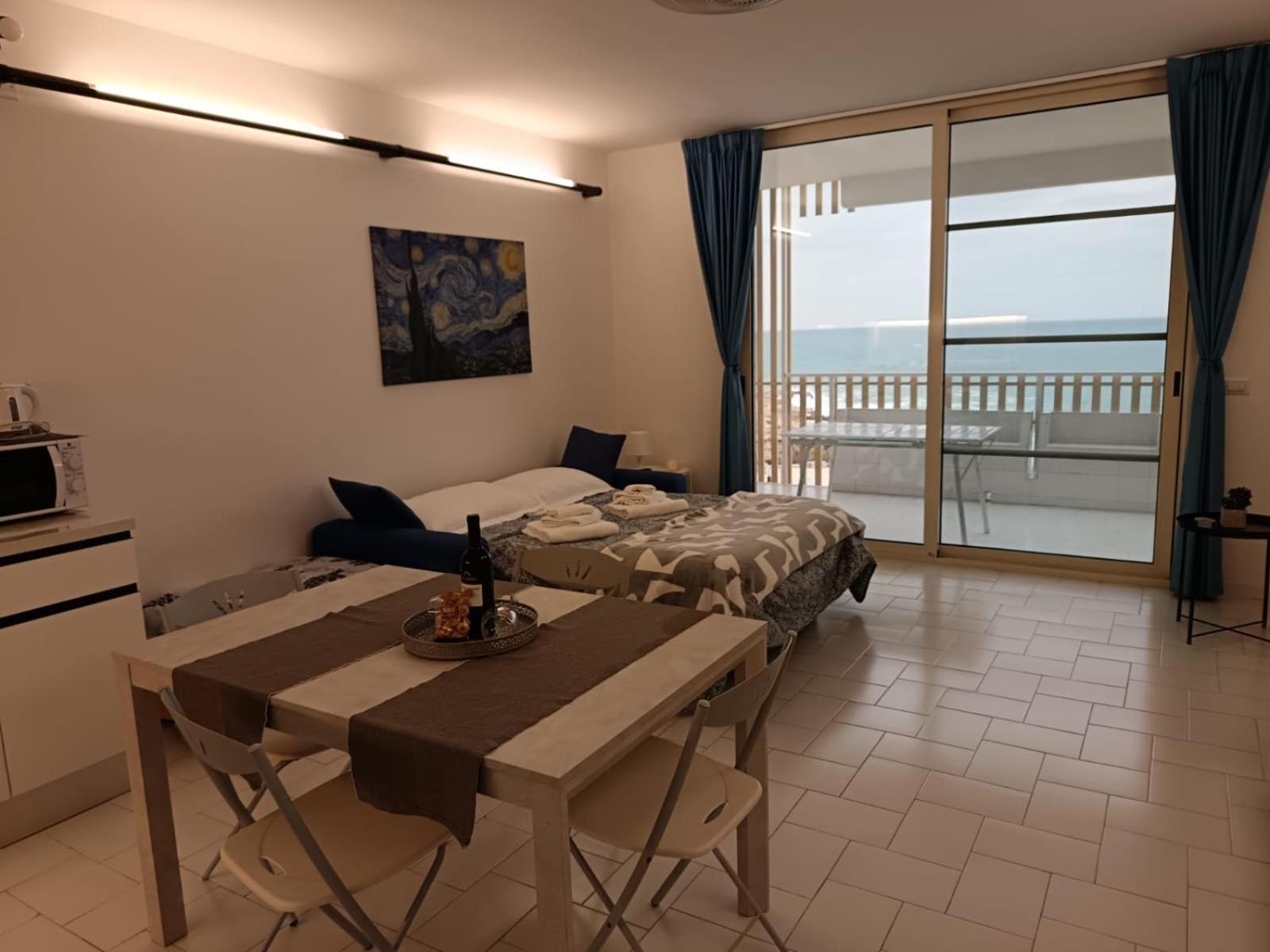 A Un Passo Dal Mare Apartment Polignano a Mare Bagian luar foto