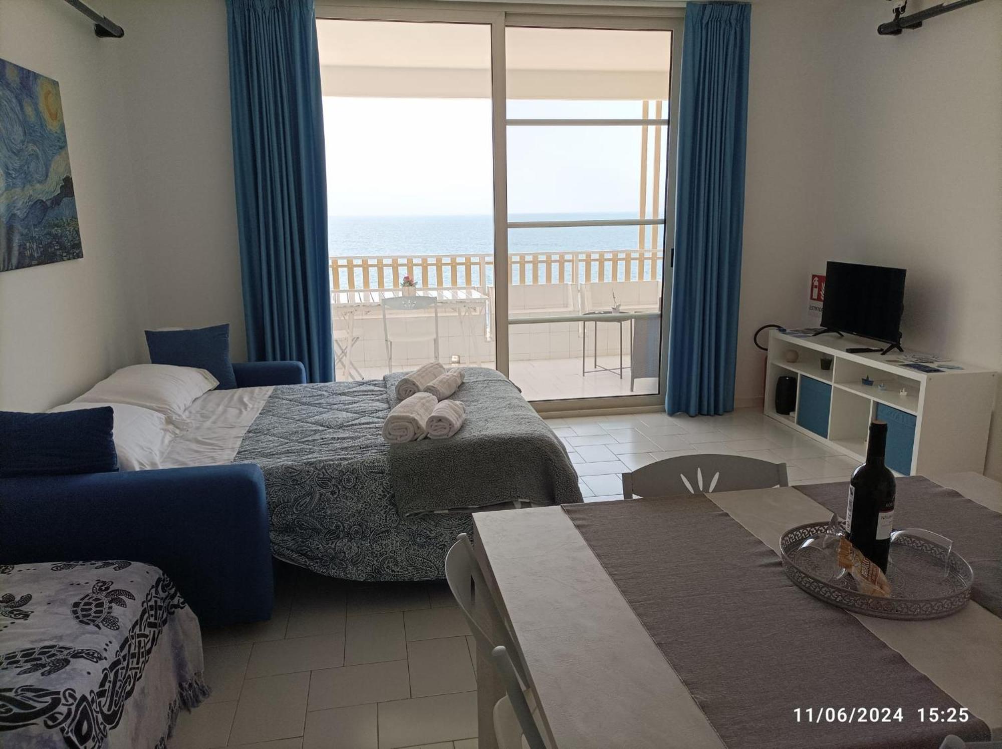A Un Passo Dal Mare Apartment Polignano a Mare Bagian luar foto